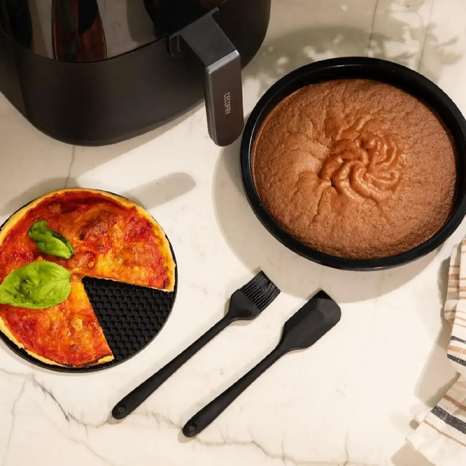 Cecotec Freidora sin Aceite 6 L de Aire Caliente con Accesorios Cecofry Bombastik 6000 Full, 1700 W, Tecnología PerfectCook