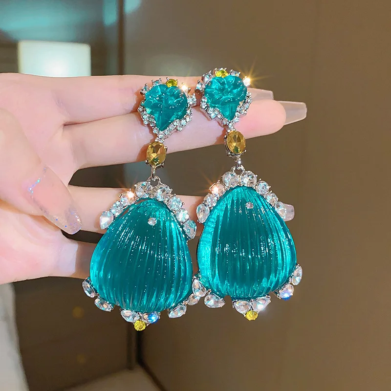 Elegant Lady Crystal Clear and Shiny Blue-green Crystal Exaggerated Long Design Earrings French Court Style Luxury Earrings