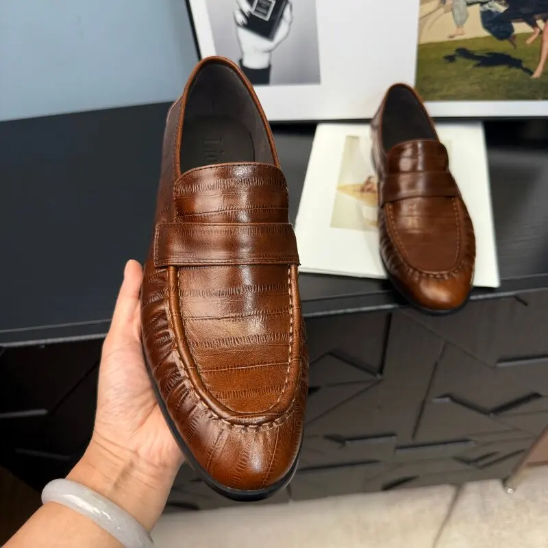 Trendy Men Crinkled Embossed Cow Leather Loafers Slip‑On Retro Smart‑Casual Street‑style Daily Dress Footwear