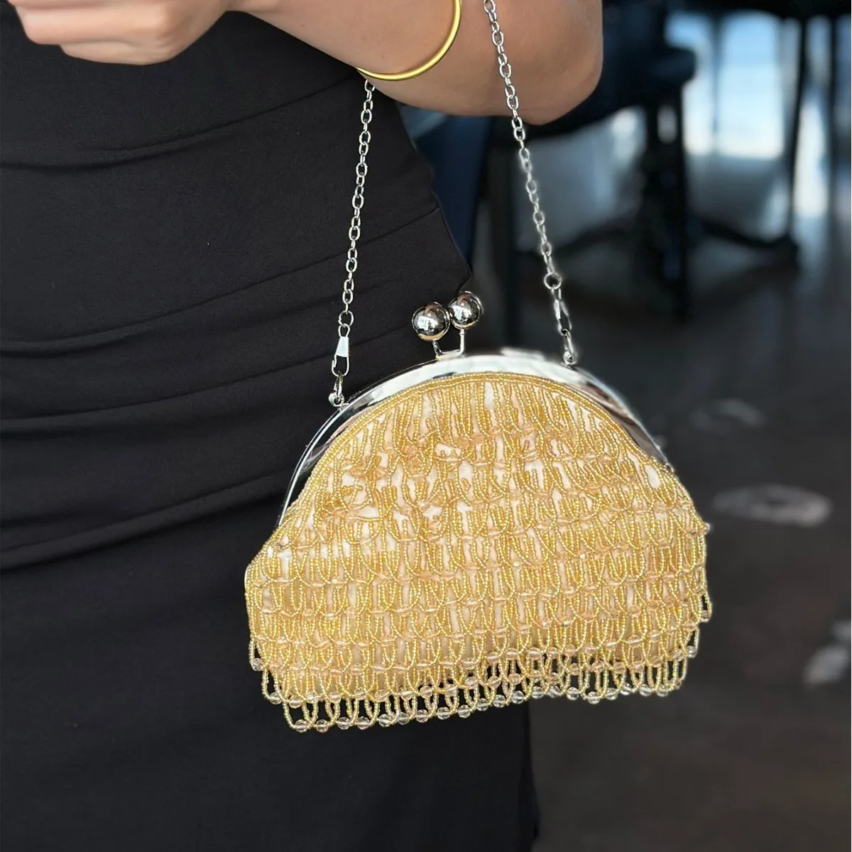 

Новые модные маленькие сумки с кисточками и бисером в китайском стиле, золотые, серебряные клатчи в виде ракушек, кошельки для женщин, вечерние сумки-тоут с цепочкой