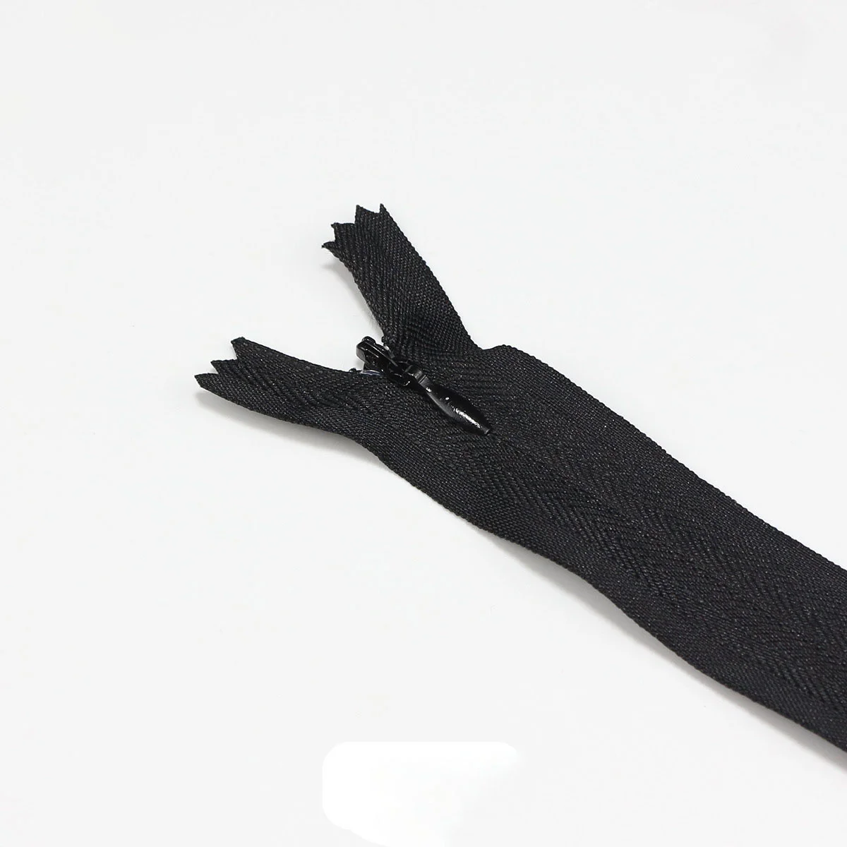 （10pcs)3# Nylon Invisible Zipper Wholesale closed tail dress pants side zippers 18cm