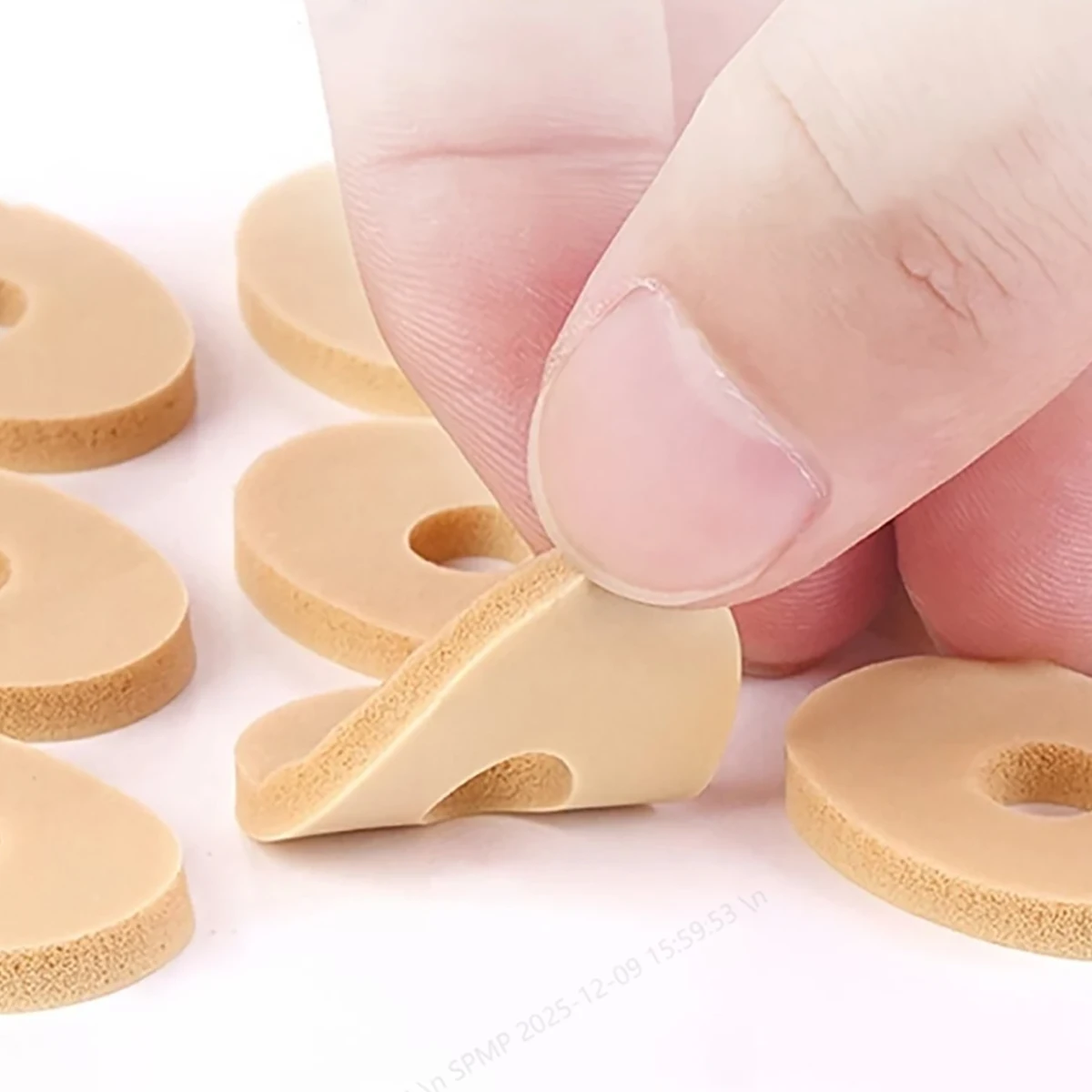 45 Pieces of 3-Shaped Callus Pads, Multifunctional Latex Anti-Wear Patches, Invisible Latex Protectors for High Heels, Anti-Callus and Anti-Wear Foot Protection, Skin-Colored Sole Care Patches, Anti-Wear Forefoot Pads, Anti-Pain Patches, Toe and Heel Isolation Patches