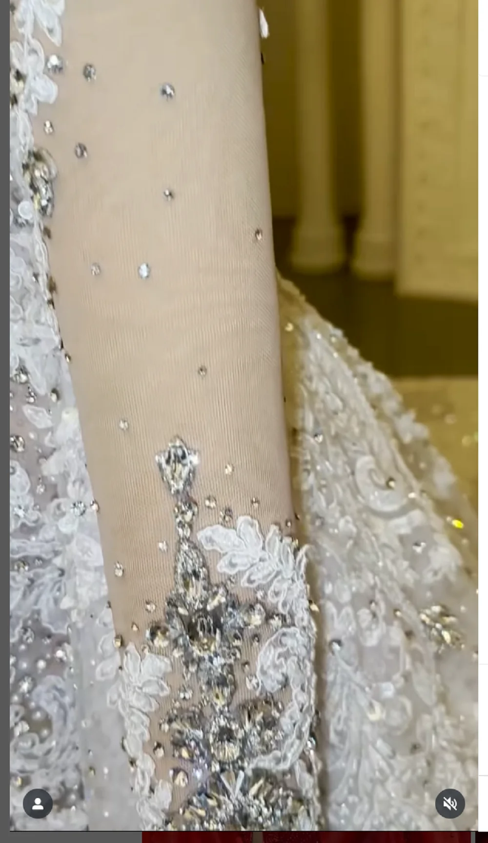 Brandneue Brautkleider mit langen Ärmeln, klassisches Organza-Hochzeitskleid mit abnehmbarer Schleppe, glänzendes Hochzeitskleid nach Maß