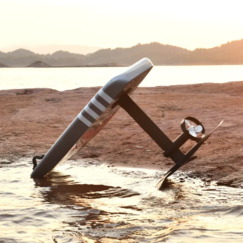 Elektrisch aangedreven batterij Elektrisch foliebord Koolstofvezel E-foliebord Stabiele straal draagvleugelboot Oceaanwater Watersport