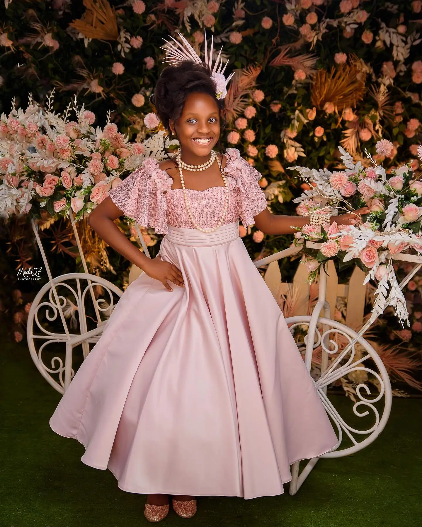 Vestidos de flores de satén para niña, apliques de encaje para boda, princesa de flores 3D, fiesta de cumpleaños para niños, vestido de baile de primera comunión