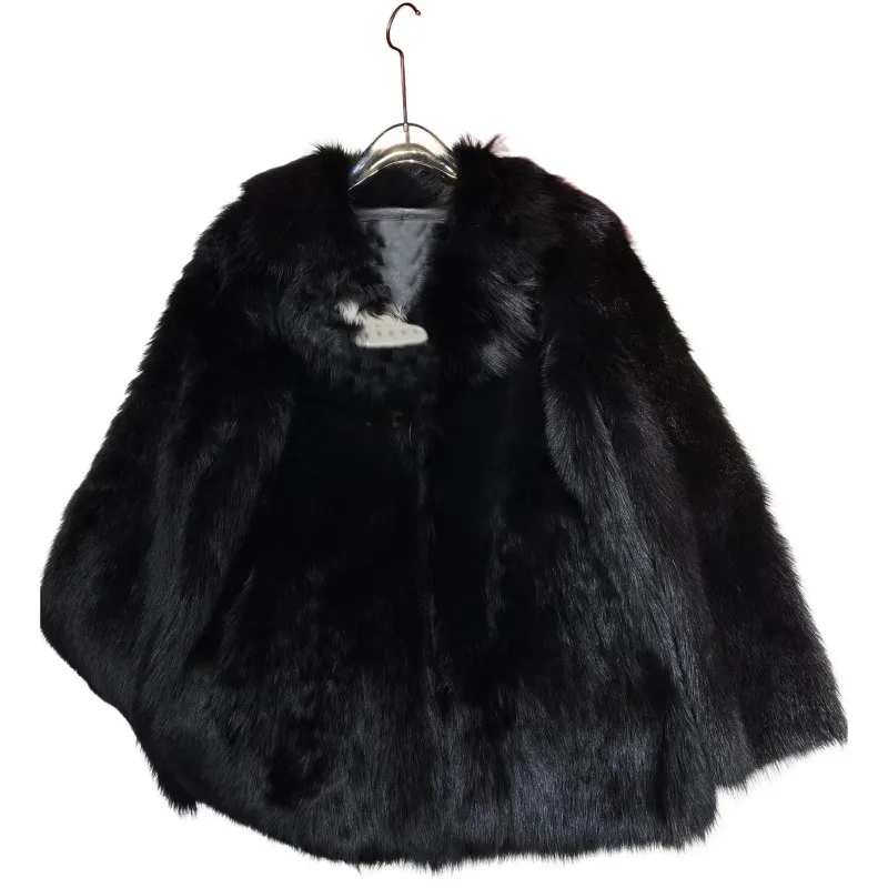 

The new winter 2022 fashionable temperament, senior feeling warm short fur coat sobretudo feminino inverno