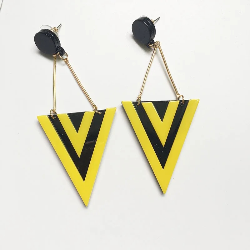 أقراط مرصعة بمثلث أكريليك مبالغ فيها للنساء ، تصميم الشخصية ، اتجاه الموضة ، جديد ،