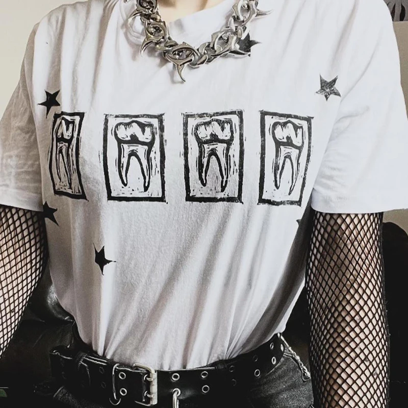 four leaf clover graphics Print Tee Emo Girl Grunge Streetwear Harajuku Goth Cute Short Sleeve Y2K clothes T-shirts Top woman
