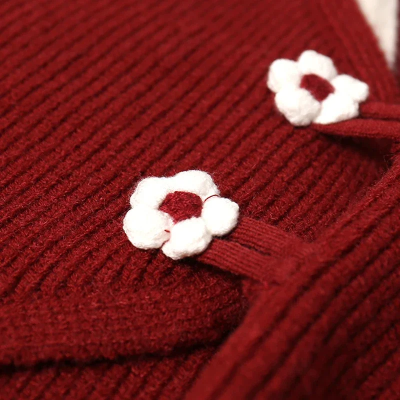 2025 Nuovo cardigan allentato di colore rosso finto patchwork in due pezzi maglione dal design creativo dolce gioventù ragazze colletto rovesciato maglieria