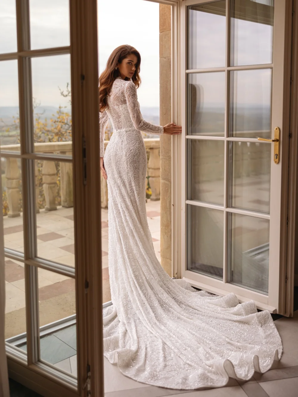 Abito da sposa lungo fino al pavimento con perline attraenti con corsetto Abito da sposa a sirena in pizzo da sogno Abiti personalizzati a collo alto per la sposa