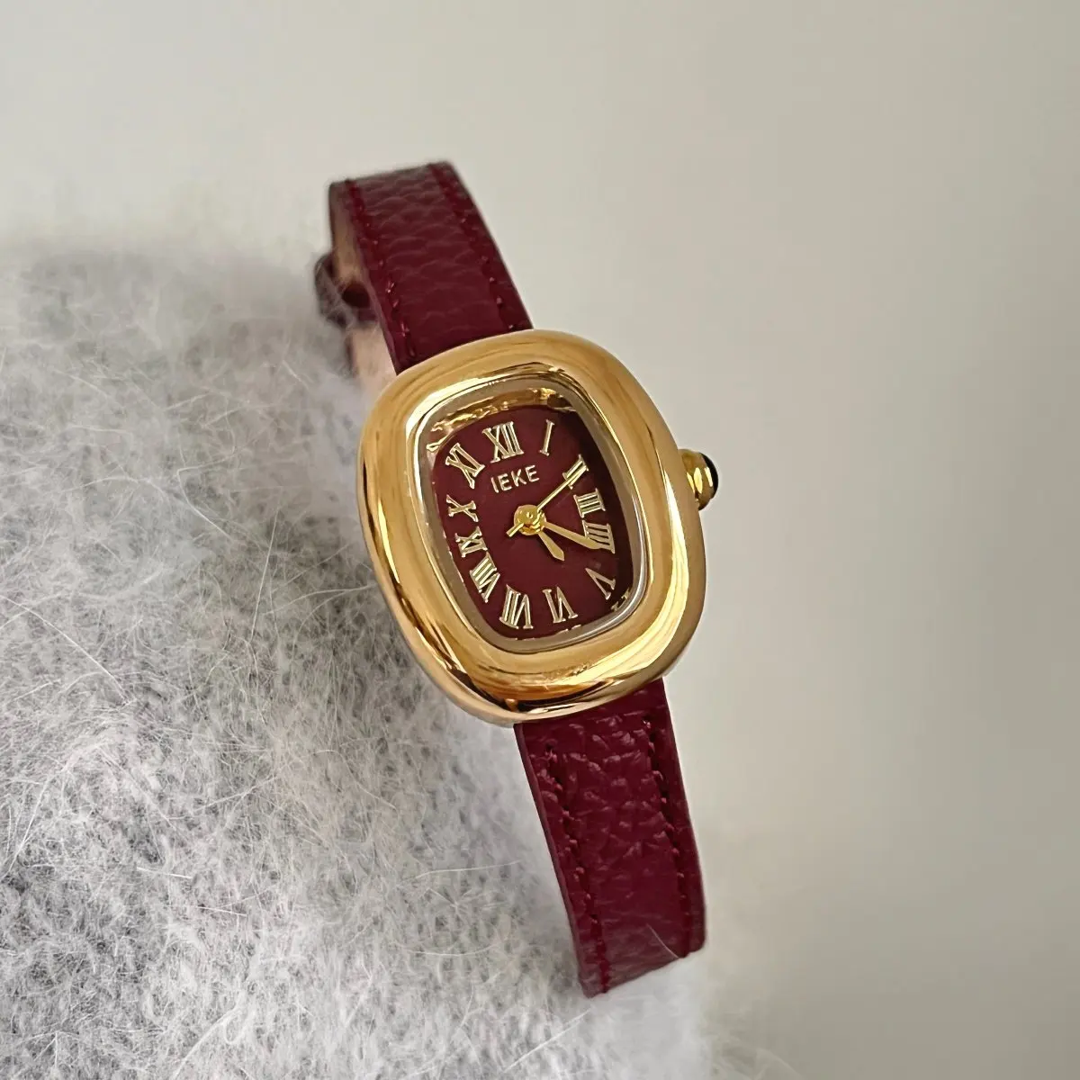 New Autumn/Winter Stylish Leather Strap Casual Watch For Women, Perfect For Students And Daily Wear, Quartz Movement.