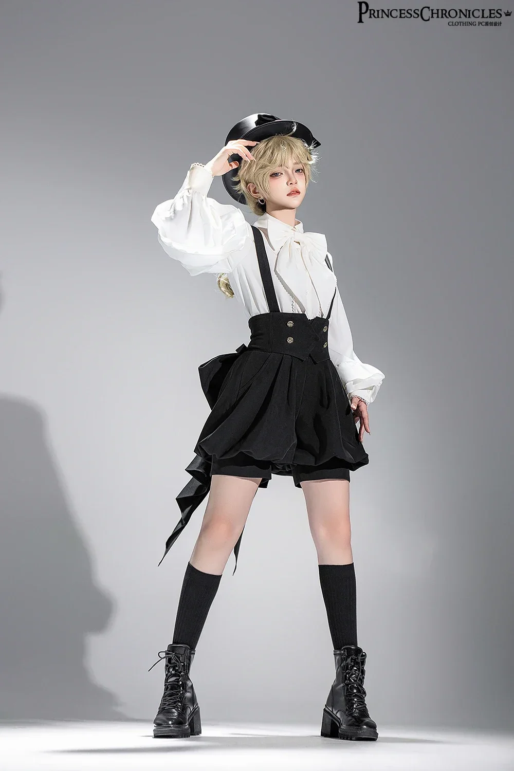 2025 primavera novedad de verano estilo gótico blanco manga larga camisa Lolita Retro negro Ouji Prince pantalones cortos con tirantes gran oferta