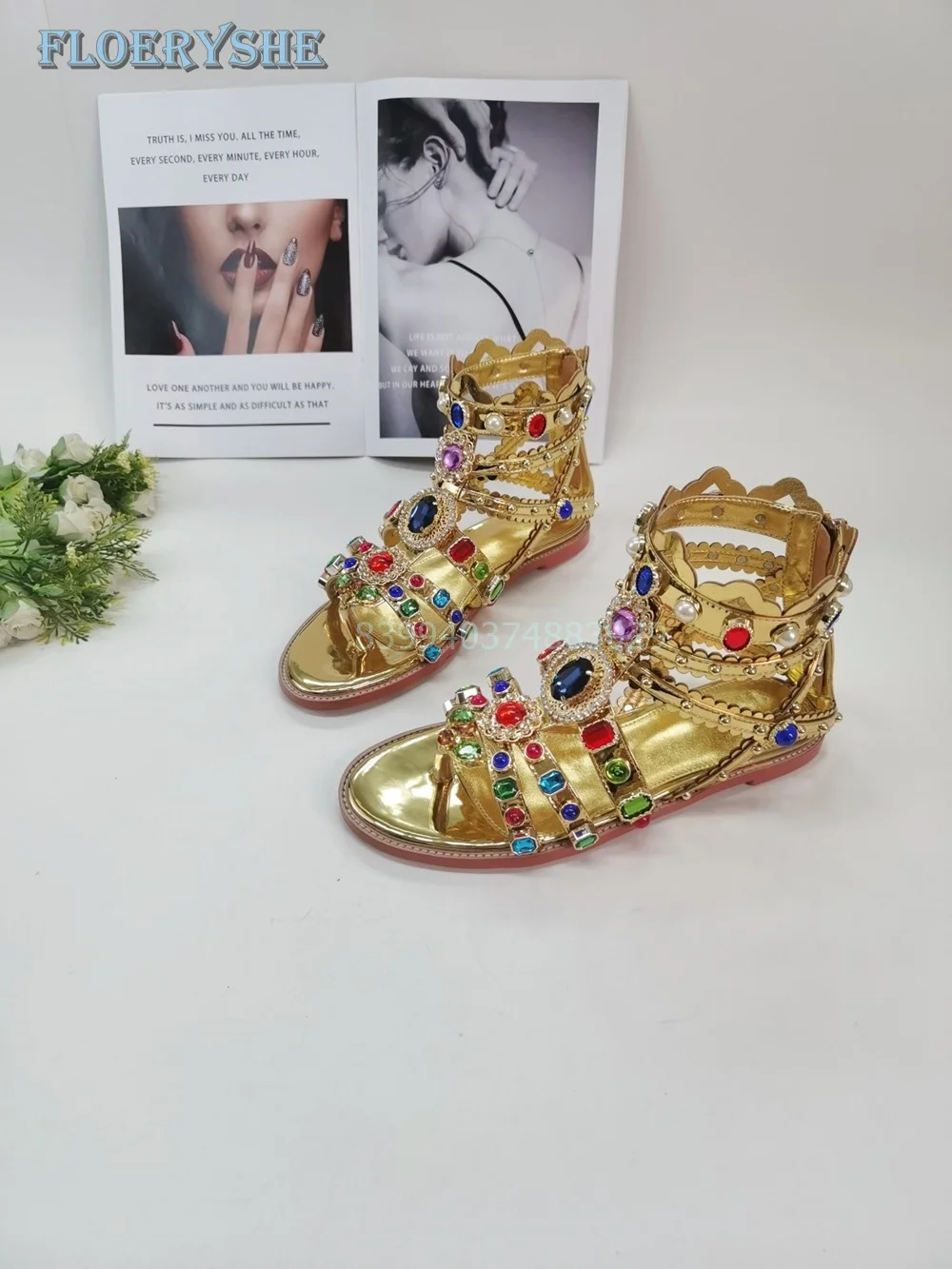 Rhinestone Luxury Sandals Hollow Split Toes Women Summers Boots Zip Gold Cat Walk 2024 New Arrivla Niche Round Toe Flats Fashion