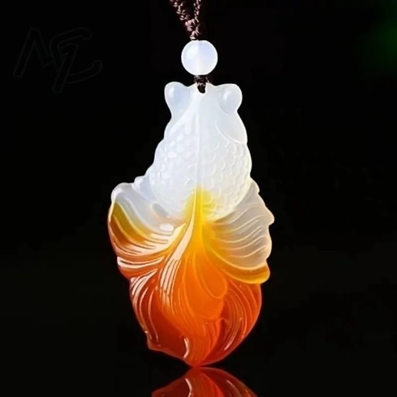 

Natural Agate Goldfish Pendant Fashion Hand Carved Chalcedony Carp Necklace Attached Lanyard Jade Jewelry Amulet Gifts Women Men
