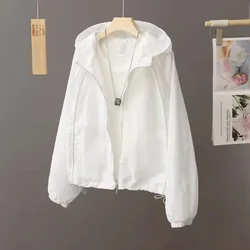 Spring and Autumn New Windproof Hooded Short Coat Casual Age Reducing Loose Windbreaker Women's Jacket White Rush Coat Trend S77