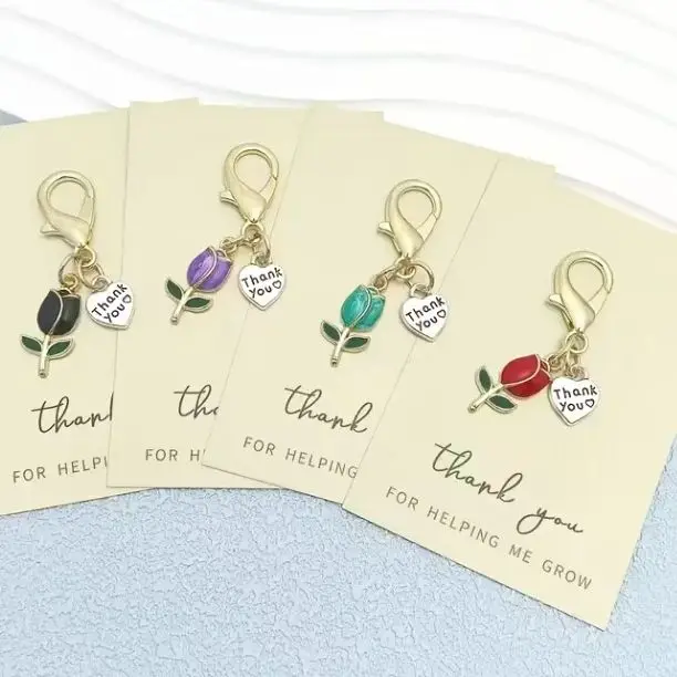 4 مجموعات من بطاقات الشكر مع سلسلة مفاتيح على شكل قلب توليب وفضي - "شكرًا لك على مساعدتي في النمو" - هدية مثالية شكرًا لك للعائلة