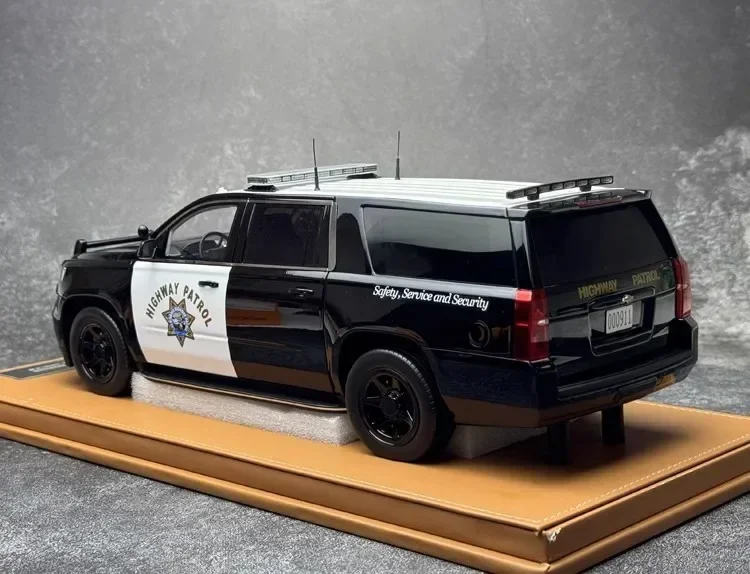 GOC 1/18 For Chevy Suburban Tahoe LTZ SUV 2015 Diecast Model Car Gifts Hobby Display Collection Ornaments