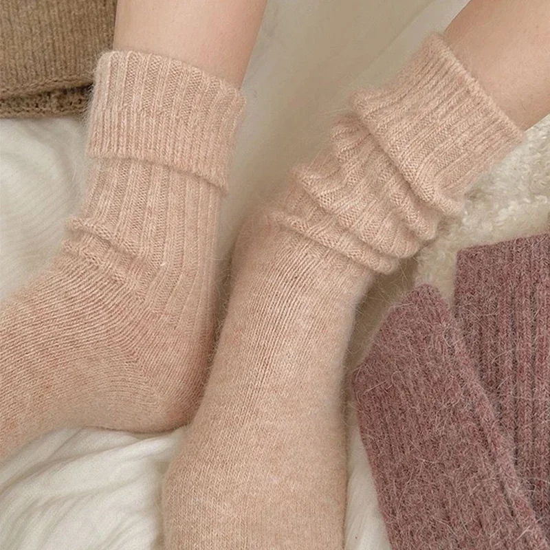 1/3/6 쌍 여성용 겨울 단색 중간 길이 양말 여성용 두꺼운 부드러운 플러시 따뜻하고 편안한 단색 홈 양말