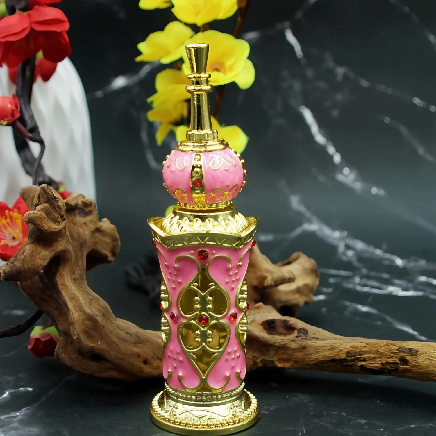 

Арабские швейцарские люксовые товары из Дубая: стойкое и притягательное парфюмерное масло, соблазнительный фирменный аромат.