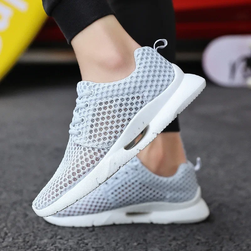 

2025 Men Shoe New Men's White Mesh Breathable Summer Lightweight Hiking Comfortable Black Laceless Driving Casual Shoes Mascus
