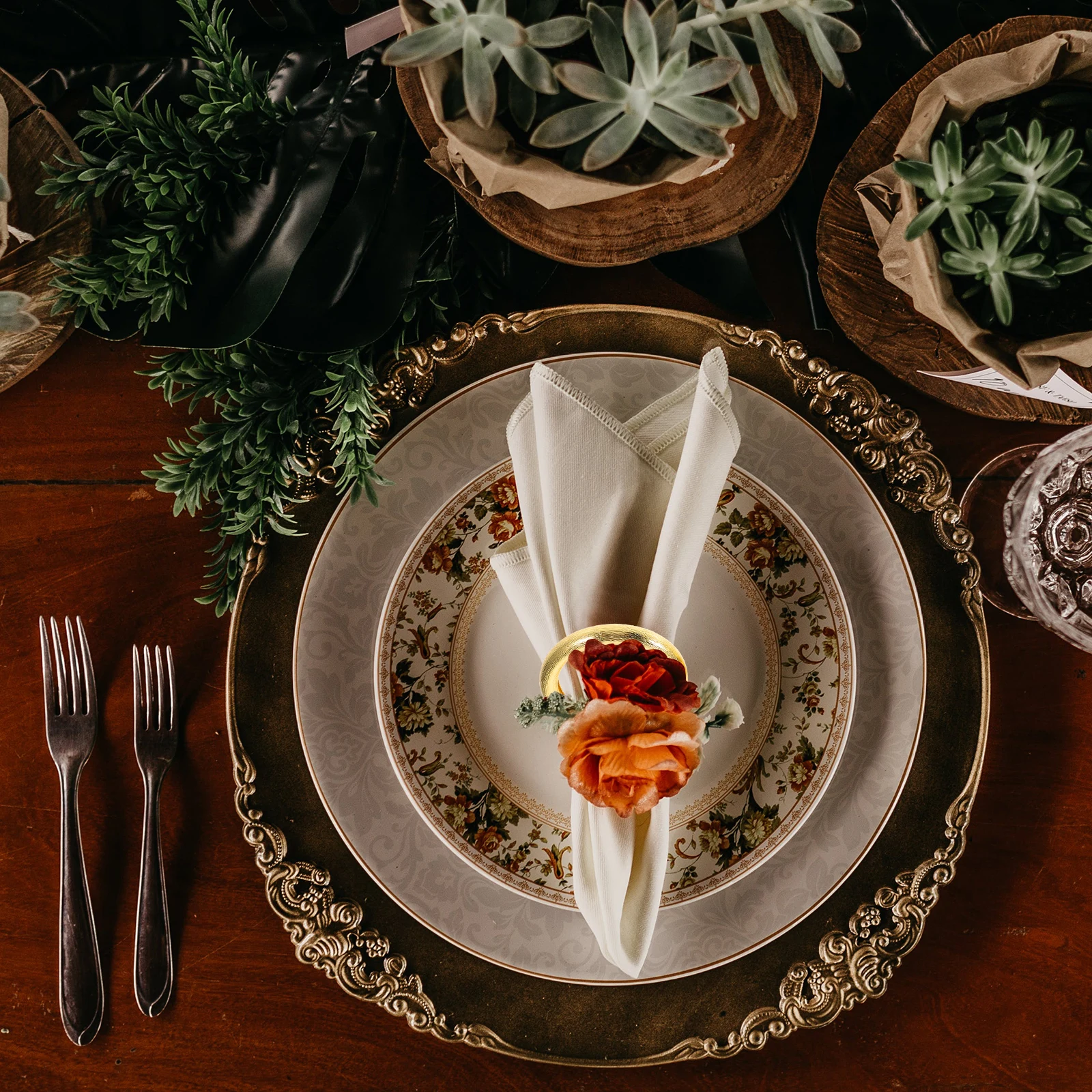 

6 Pcs Golden Napkin Rings Round Metal Buckles for Wedding Banquet Decor Zinc Alloy Cloth Napkins Table Party Supplies