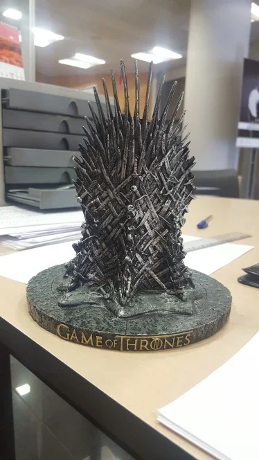 The Iron Throne Figure Toys Game Of Power Iron Throne Handmade Model Ice And Fire Song Decoration Phone Stand Gifts Toys