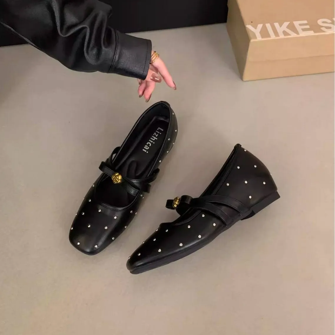 

2026 Spring French Style Mary Jane Shoes Women Camellia Bow Decor Flat Shoes Elegant Vintage Casual Daily Fashion Leather Single