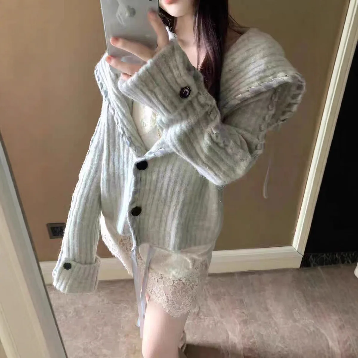

2025 New Knitted Cardigan Women's Design Sense Slim Slimming Strappy Sweater Jacket for Women