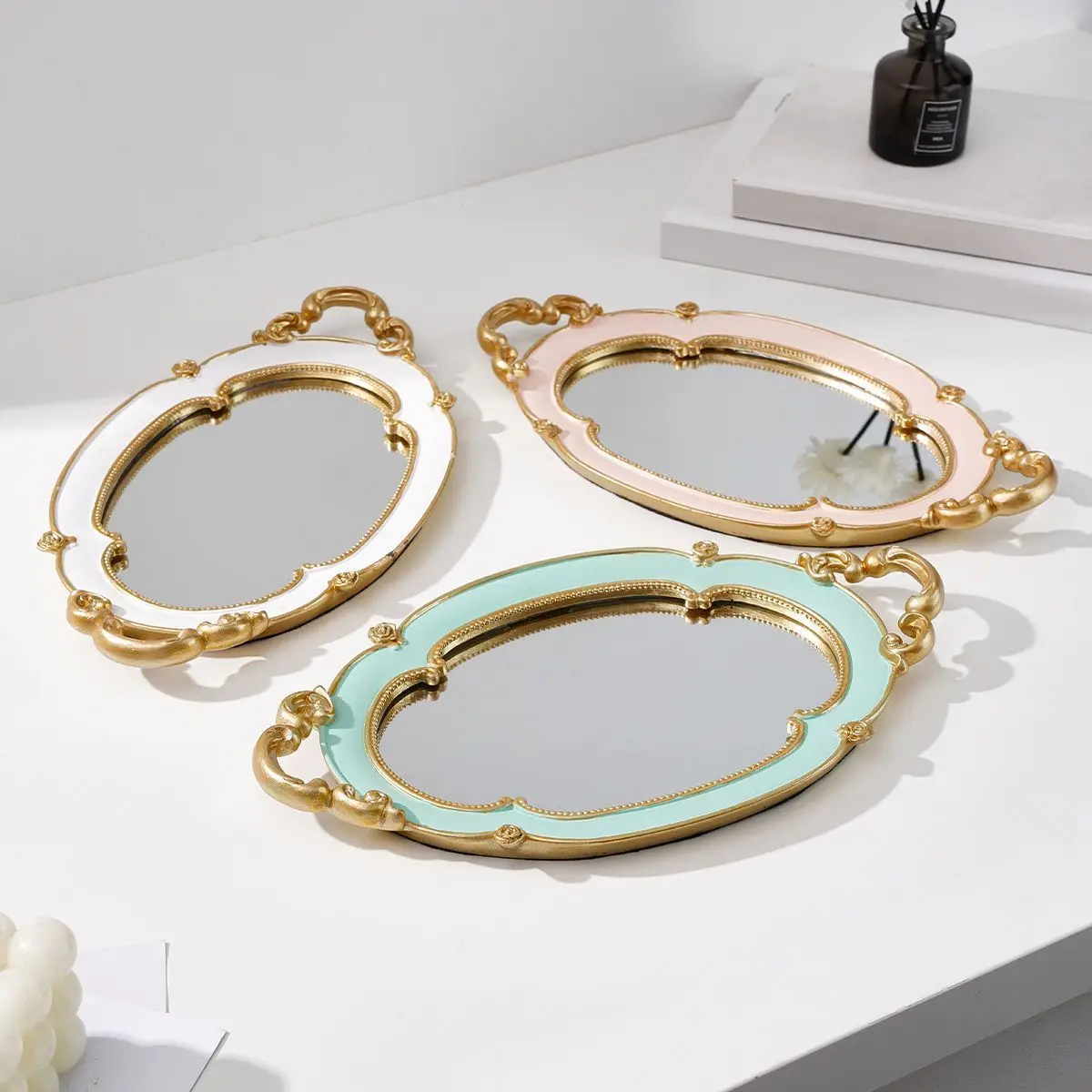 Mirror-Finished Oval Tray for Skincare Perfume and Jewelry Organization with Embossed Frame and Non-Slip Velvet Support Layer