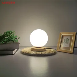 Lámpara de mesa con bola de cristal blanca Simple, lámpara de escritorio con base de madera para dormitorio nórdico, accesorio de iluminación LED para escritorio, decoración del hogar