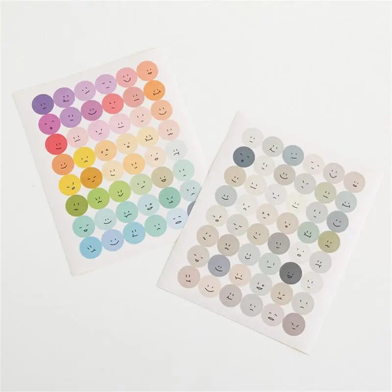 Stiker wajah senyum bulat stiker hadiah anak-anak stiker kartu buku tangan kreatif untuk mainan alat tulis siswa guru sekolah