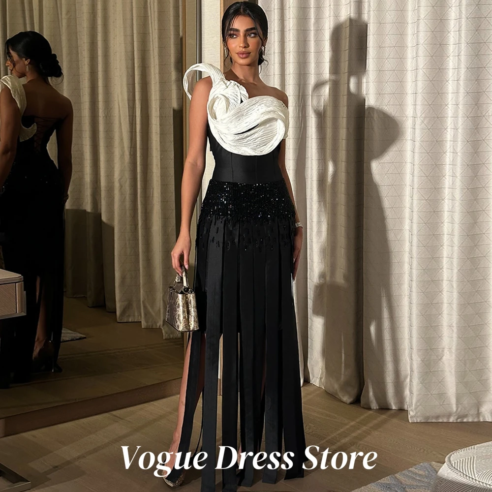 Contrasterende kleur satijnen avondjurk Prachtige één-schouder op maat gemaakte homecoming-jurken Delicate kralen Formele gelegenheidsjurken