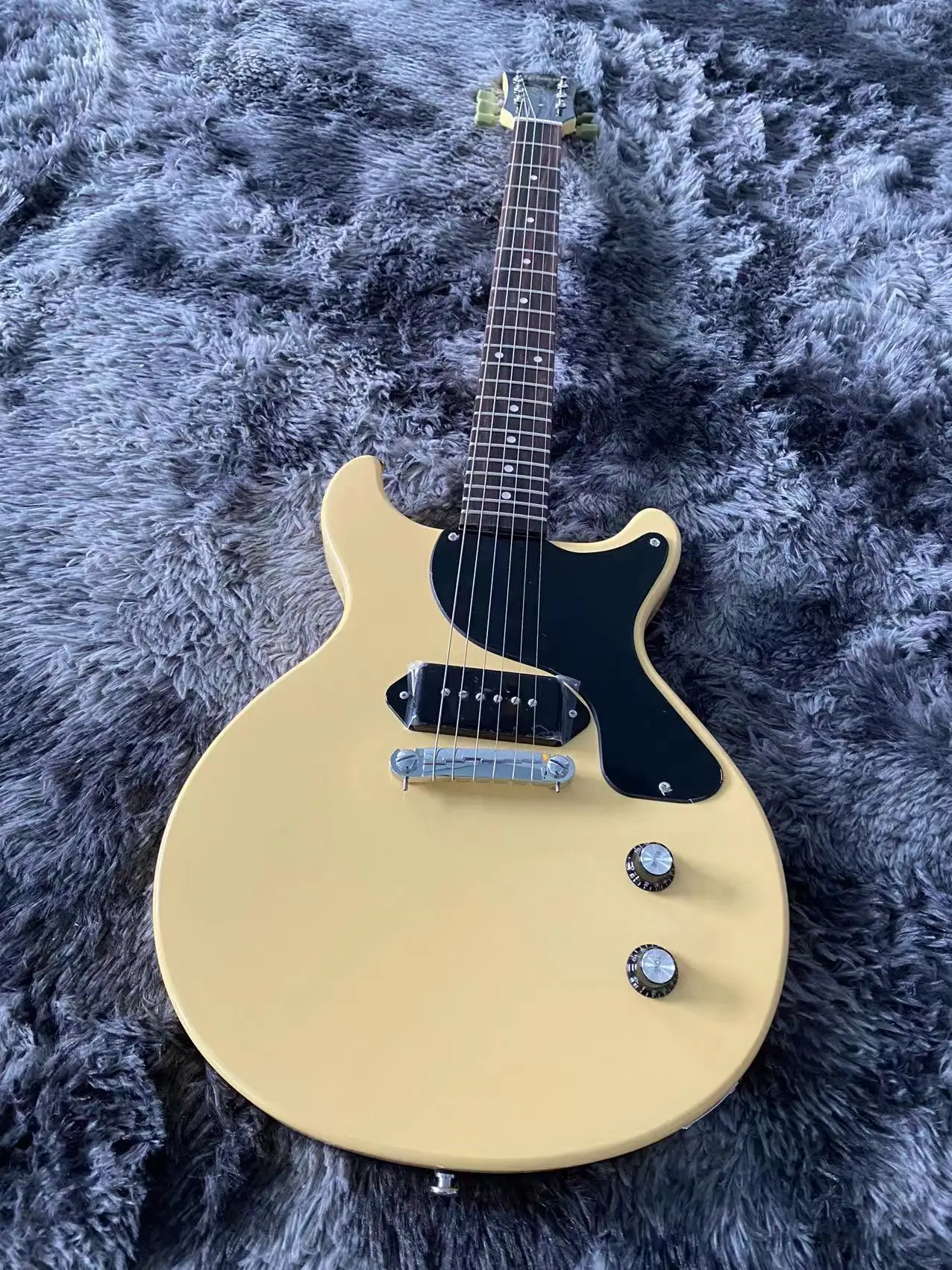 

China Electric Guitar Juliet Faint Yellow, Factory Direct Sales, Can Be Customized, Free Shipping