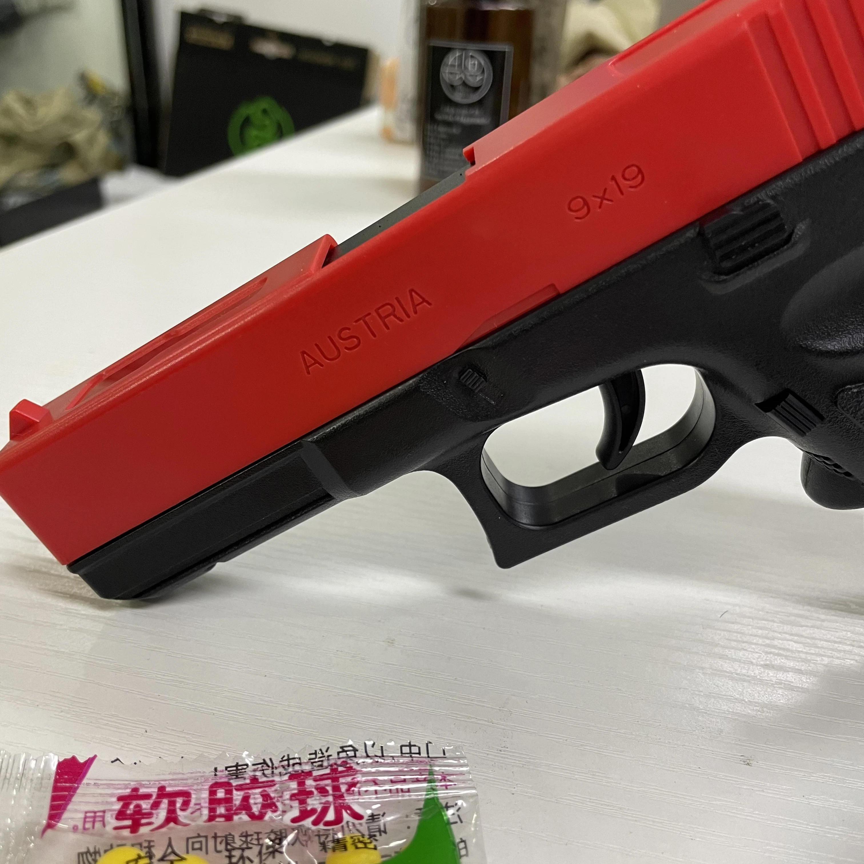 G17 Continuous Shell Throwing Desert Eagle Kindermodell Spielzeugpistole Jungenpistole Leeres Fach zum Aufhängen 6-8 mm Kugeln – Detail 3