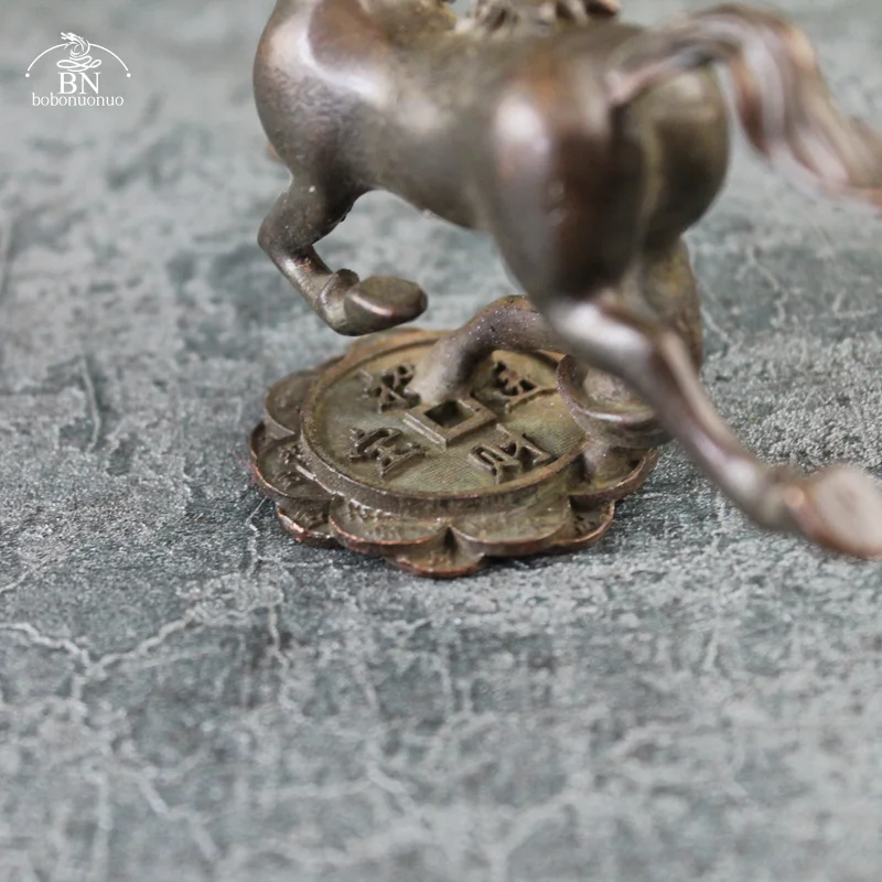Antique Copper Running Horse Fly Statue Lucky Home Decoration Crafts Vintage Animal Figurines Miniatures Feng Shui Desk Ornament