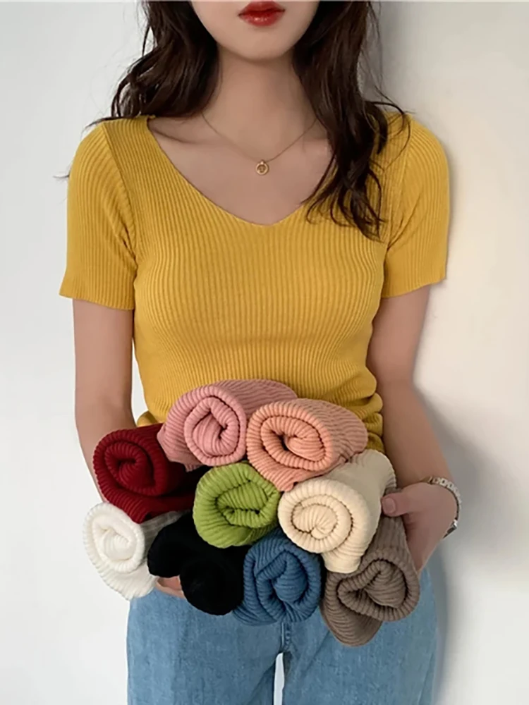 เสื้อสเวตเตอร์ผู้หญิง แขนสั้น คอวี ผ้าถักเนื้อบางเบา สไตล์เข้ารูป รุ่น AOSSVIAO 2025 เหมาะสำหรับฤดูร้อน