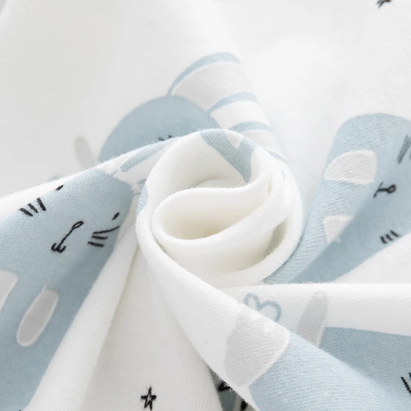 a standard baby jumpsuit 0-6 months baby clothes 3 months male baby one-piece rabbit thin cotton crawling suit