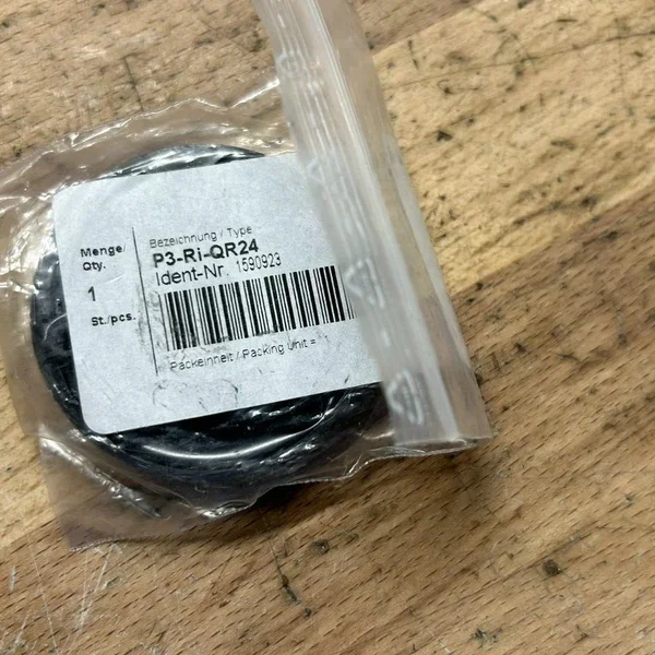 

Энкодер P3-ri-qr24 1590923 - новый в упаковке, абсолютно новый, оригинальный