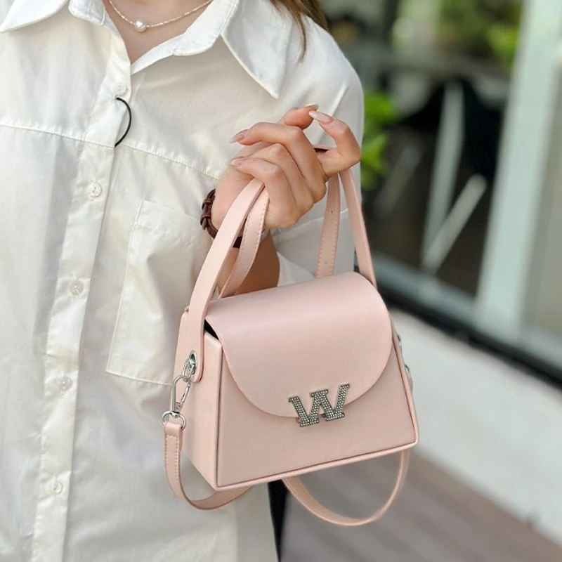 

Креативный дизайн, женская сумка 2025 года, горячая распродажа, сумка JK в кампусном стиле, портативная сумка на плечо с подушкой для подмышек