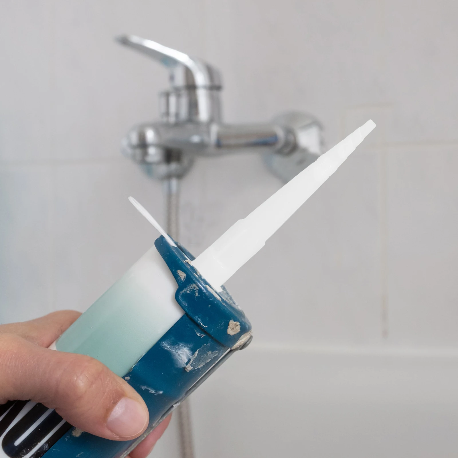 

Precision Reusable Caulking Nozzle Applicator Tool Sealant Grout Sealer Gap Filler Even Flow Control Corner Edge Application Pp