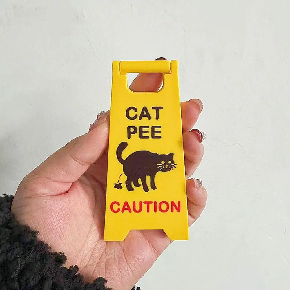 Funny Mini Cat Pee Signs ABS Bright Yellow Cat Decorative Ornaments Floor Dirty Warning Sign Humorous Cat Decor