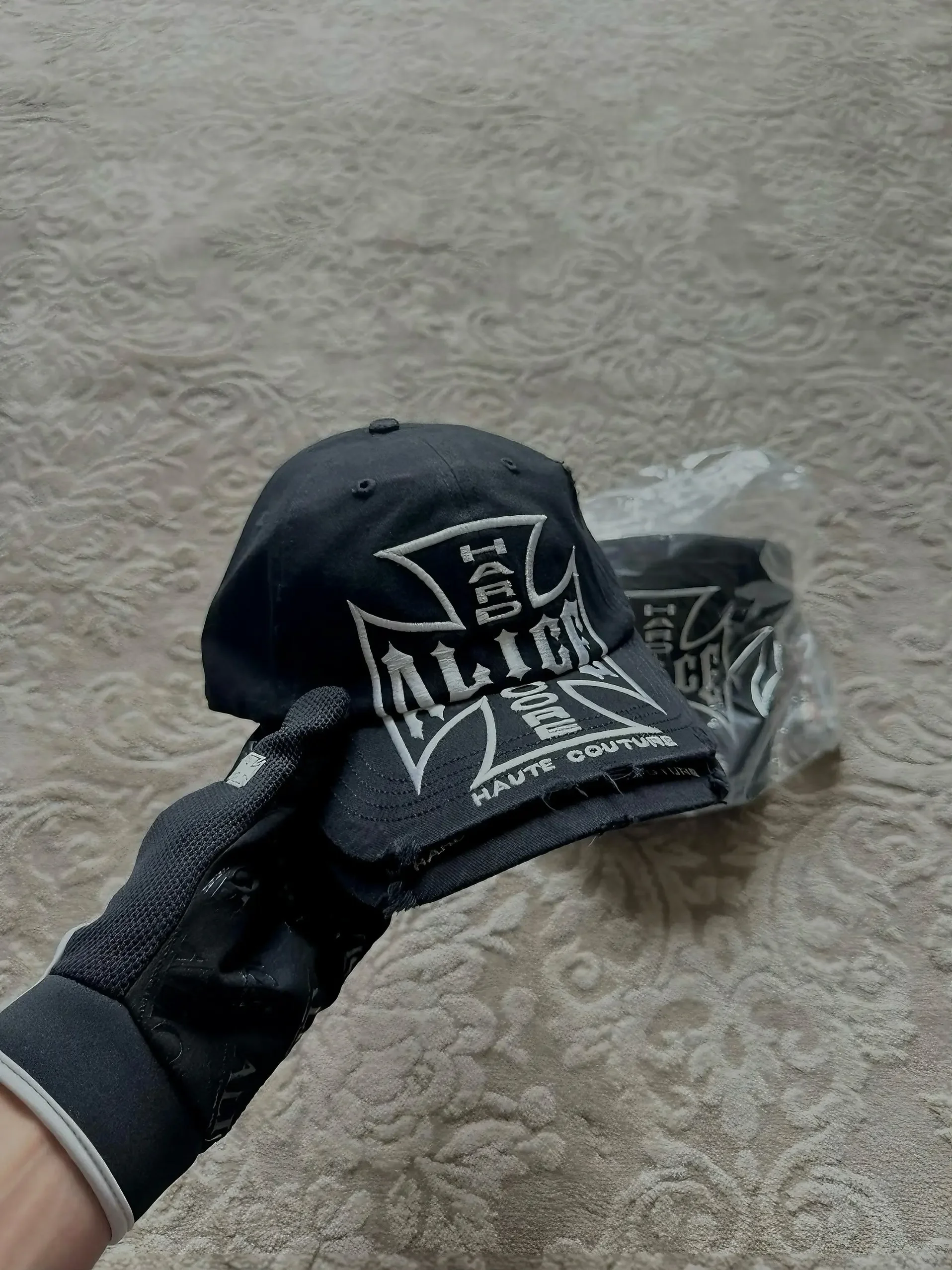 Ali Hollywood 2.0 Cross Embroidery Damaged Rivet Baseball Duck Tongue Double Cap