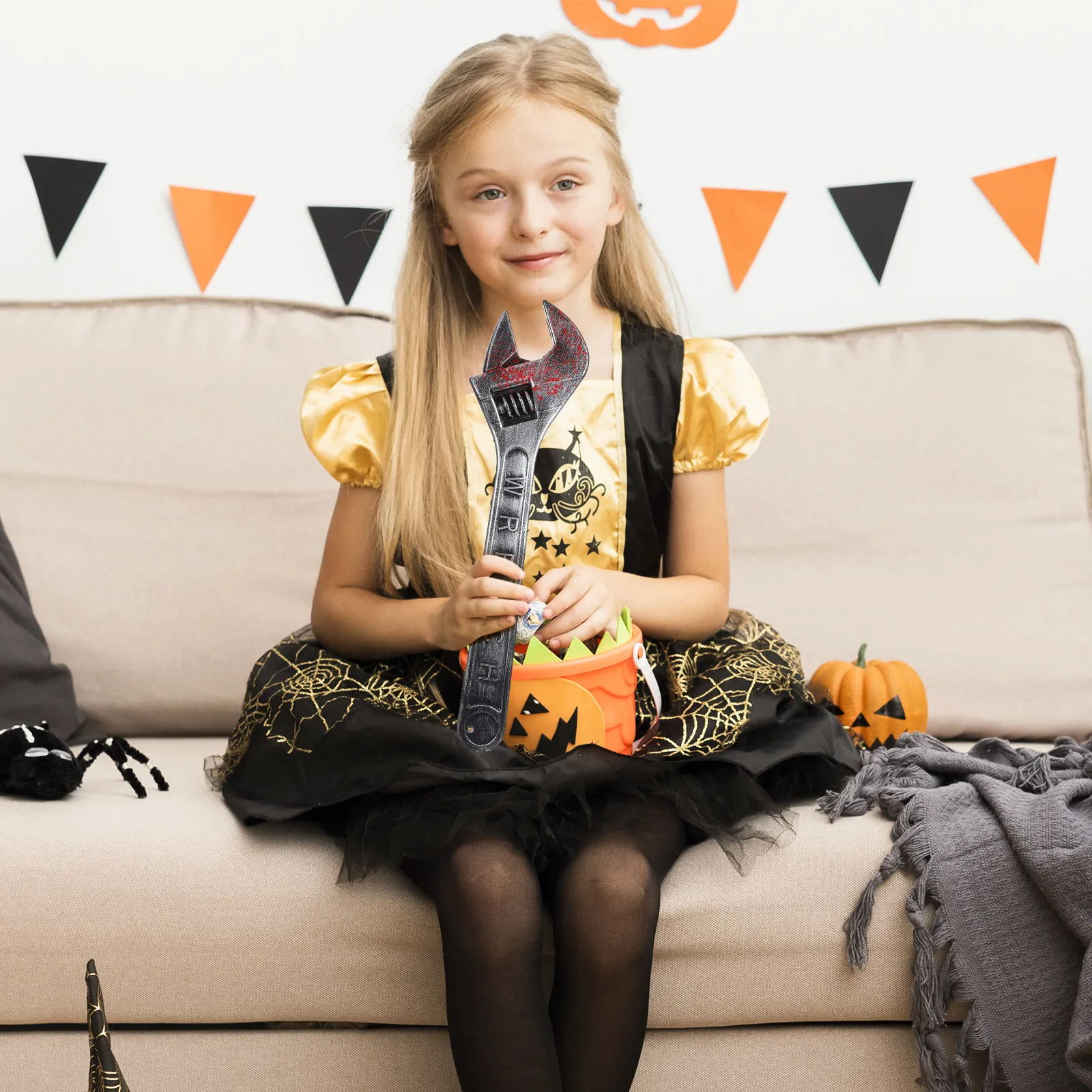 

2Pcs Fake Bloody Wrench Halloween Prop for Creepy Home Decor Haunted House Themed Bar Party Decoration Scary Tool Accessory