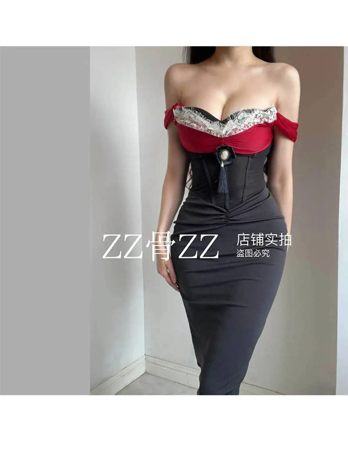 새로운 대조 색상 드레스 우아한 패션 여성스러운 스타일 어깨 끈 슬림 슬래시 넥 핫 섹시한 한국 여성 드레스 6J9X