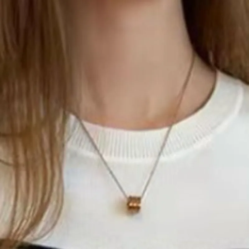 2023 Autumn and Winter Women's Pullover Round Neck Patchwork Striped Knitted Fashion Casual Elegant Commuter Long Sleeve Sweater