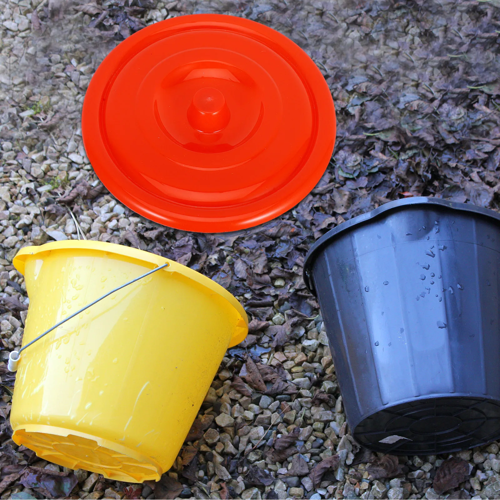 

2pcs Plastic Bucket Lid Red Square Outdoor Garbage Can Cover Trash Container Accessories Waste Bin Protector Material