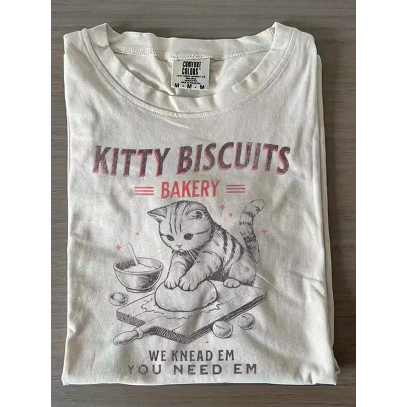 Item Picture Mens Vintage Cat Bakery Graphic T Shirt 100 Cotton Soft Breathable Short Sleeve Round Neck Casual Tee with Retro British Funny Cat Kitten Print for Casual Attire Spring Summer Fall Outfits Machine Washable Ideal Gift for Cat Lovers