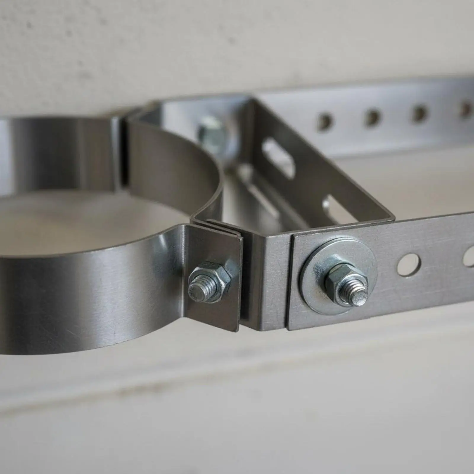 Heavy Duty Fireplace Support Bracket Stainless Steel Chimney Pipe Clamp for Secure Heat Duct Mount Home Heating Hardware