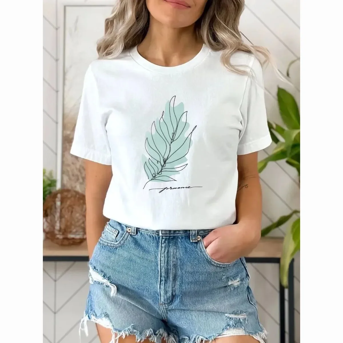 

A Trendy Short-sleeved Loose and Versatile with A Stylish and Fun European and American Style for Women To Wear on The Outside