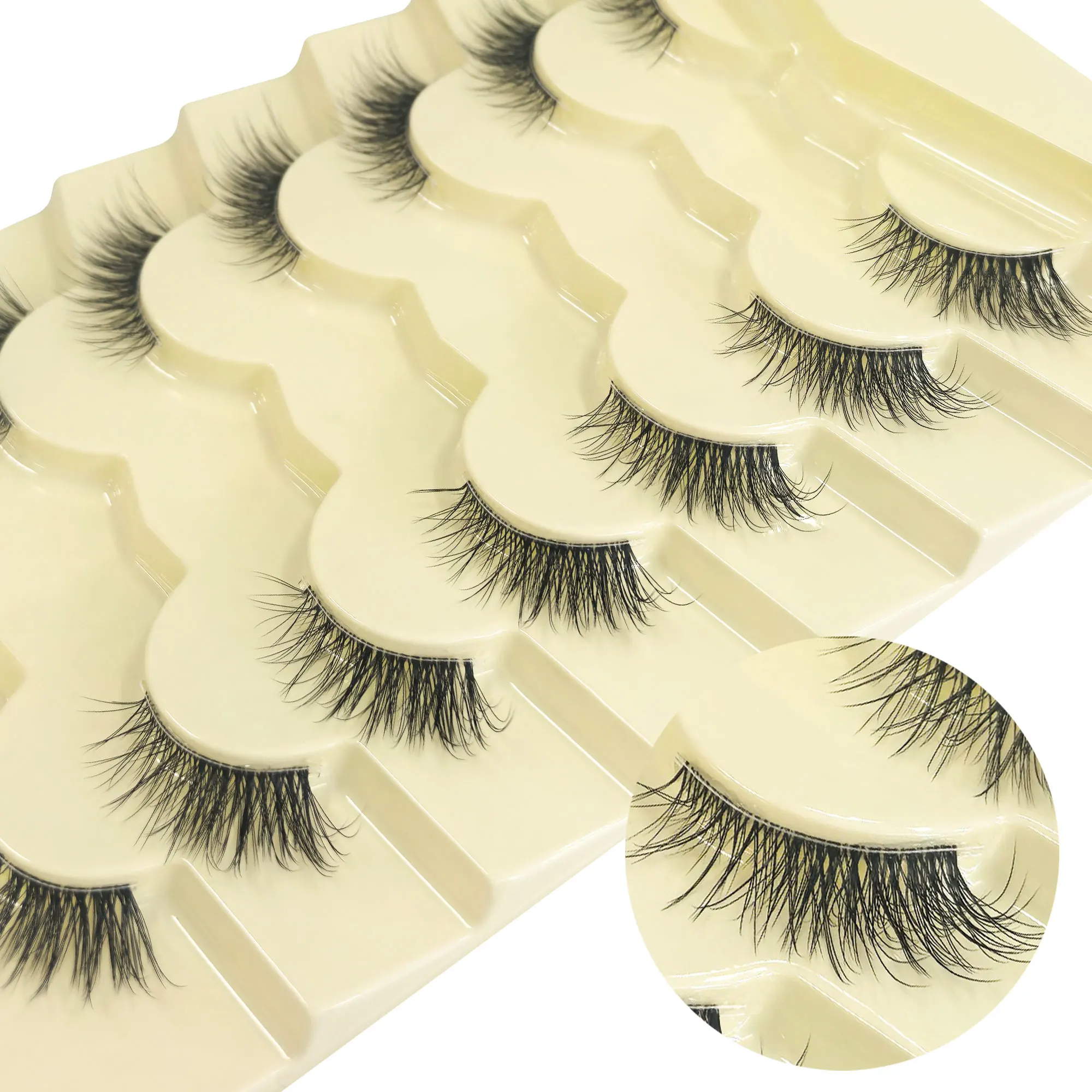 7 paar 3D halve wimpers, transparante band, langwerpige buitenhoeken, zacht en natuurlijk, geschikt voor dagelijks gebruik.